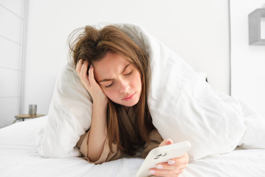 睡眠不足に悩む人